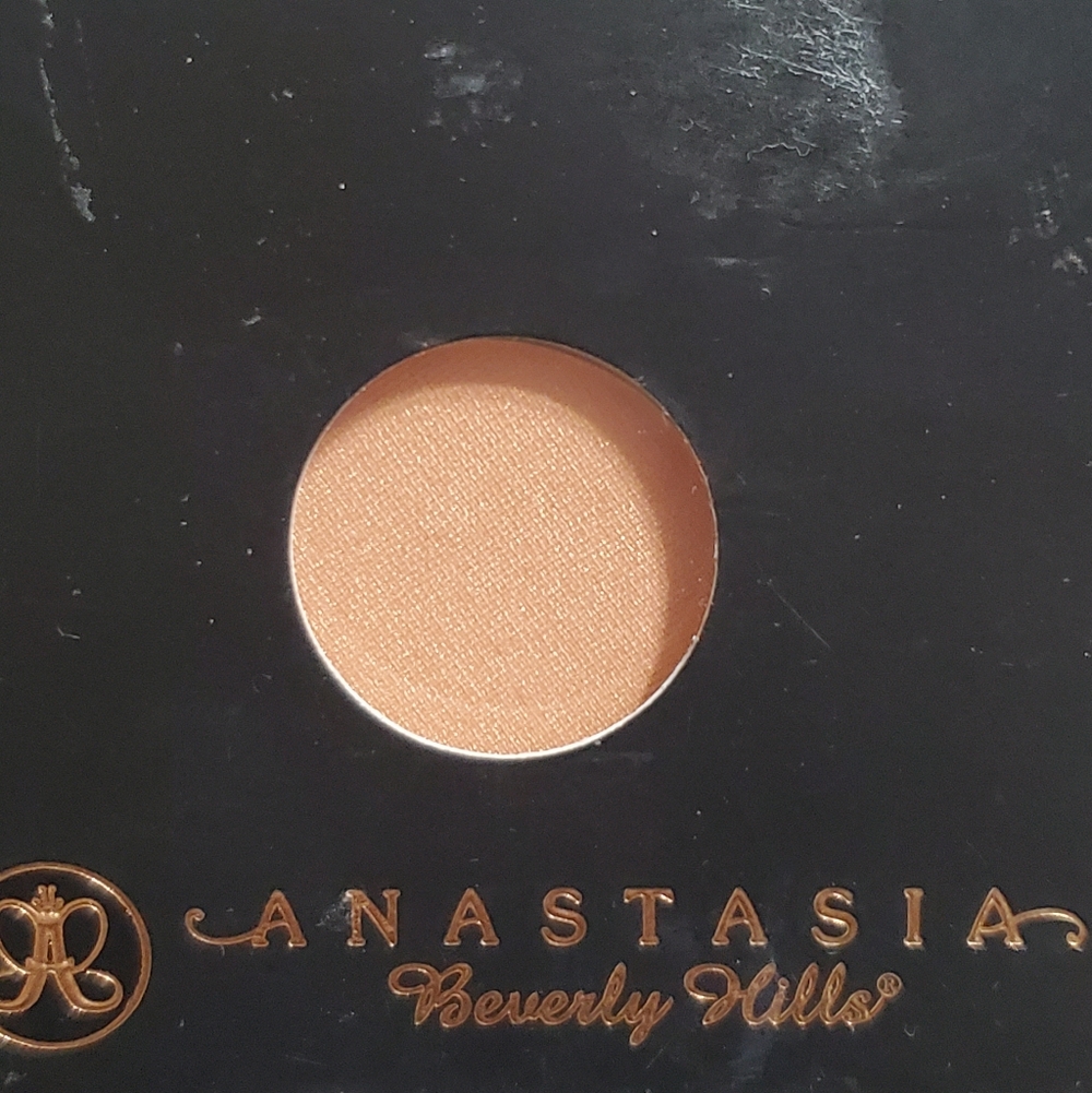 Anastasia Beverly Hills Matte Eyeshadow - Surface Of The Sun - Picture 4 of 4